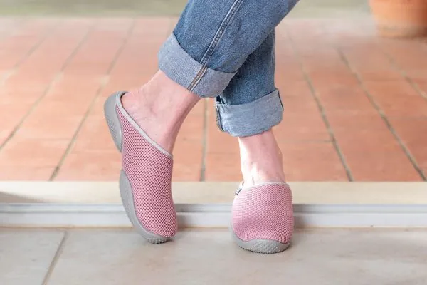 Pantoufles mules box rose cendré été