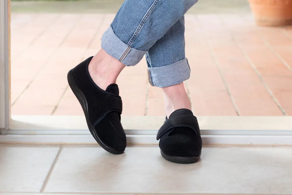 chaussons senior scratch noir femme zika