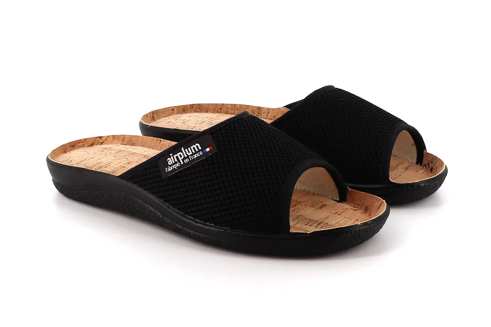 paire de claquettes mixtes noires pour homme et femme modèle week