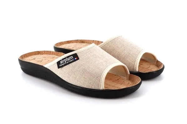 paire claquettes beiges pour femme modèle wocktail