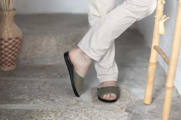 claquettes kaki pour homme modèle walgue