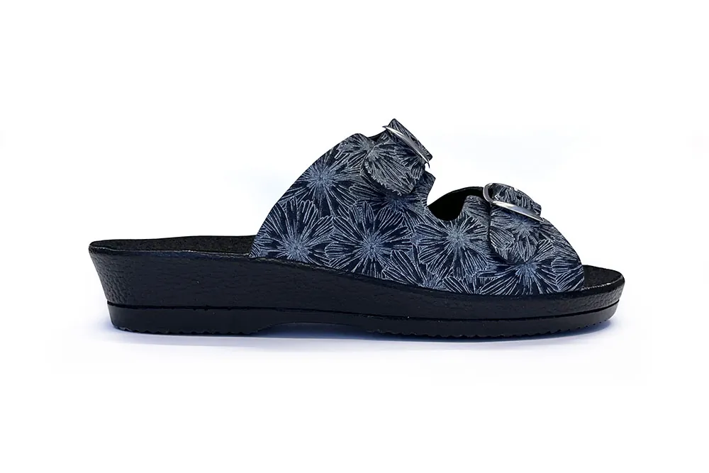 vue côté sabot obama femme à rayures noires et blanches