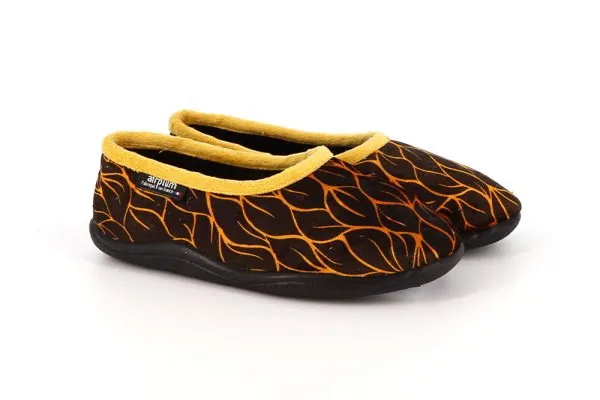 paire de pantoufle feuille jaune