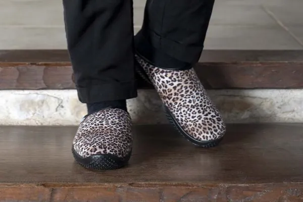 chaussons leopard femme