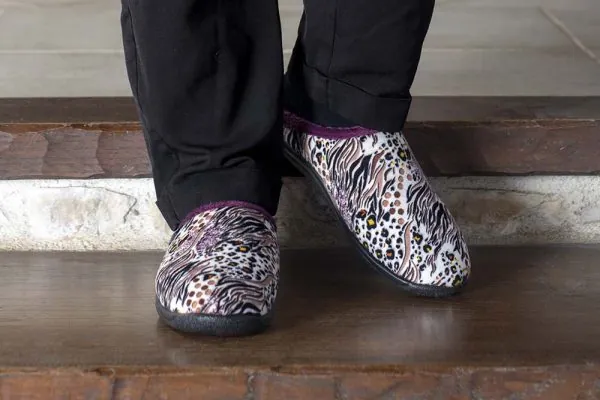 paire de pantoufle savane femme design